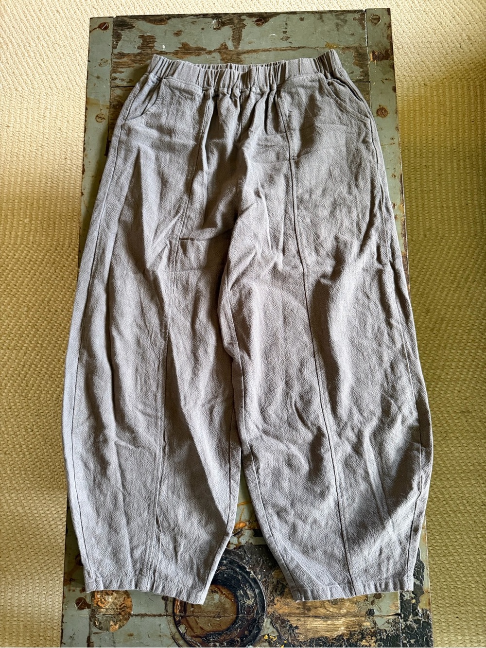 Women’s Line Blend Barrel Pants with Pockets in Grey